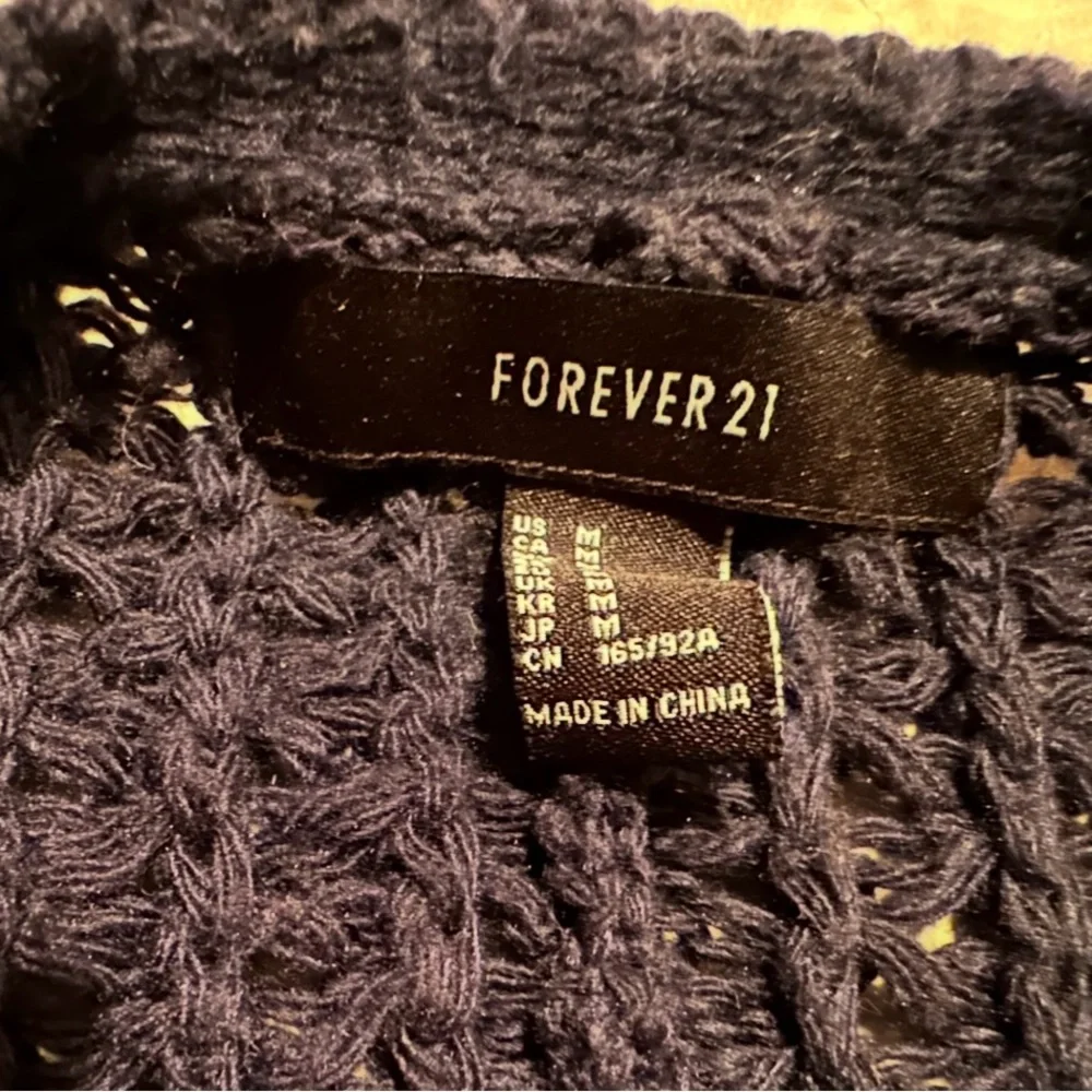 Forever 21 Deep Blue Textured Women’s Cardigan- size- medium. Great condition! - Picture 2 of 10